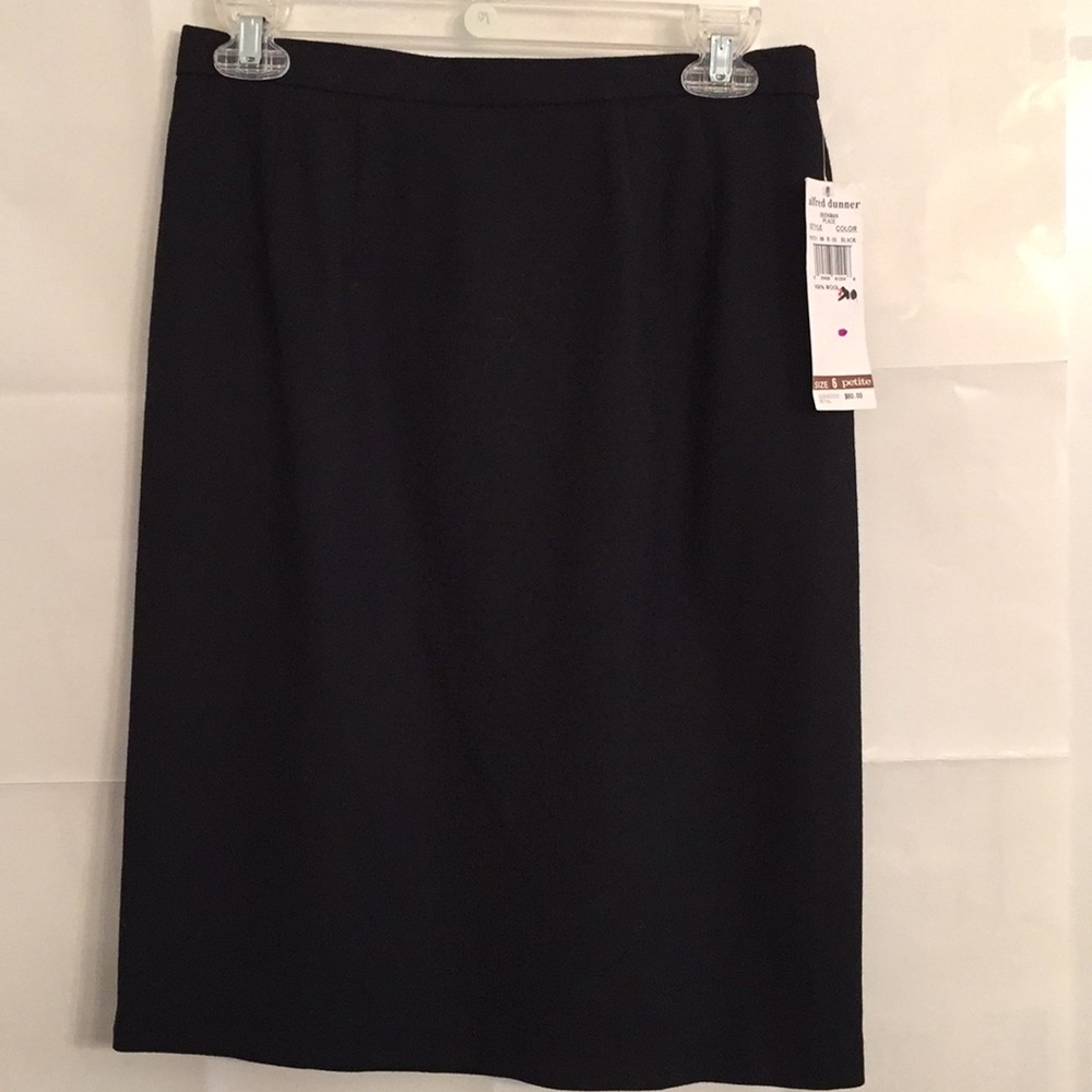 COPY - Alfred Dunner Women’s Skirt Size 6 Petite New